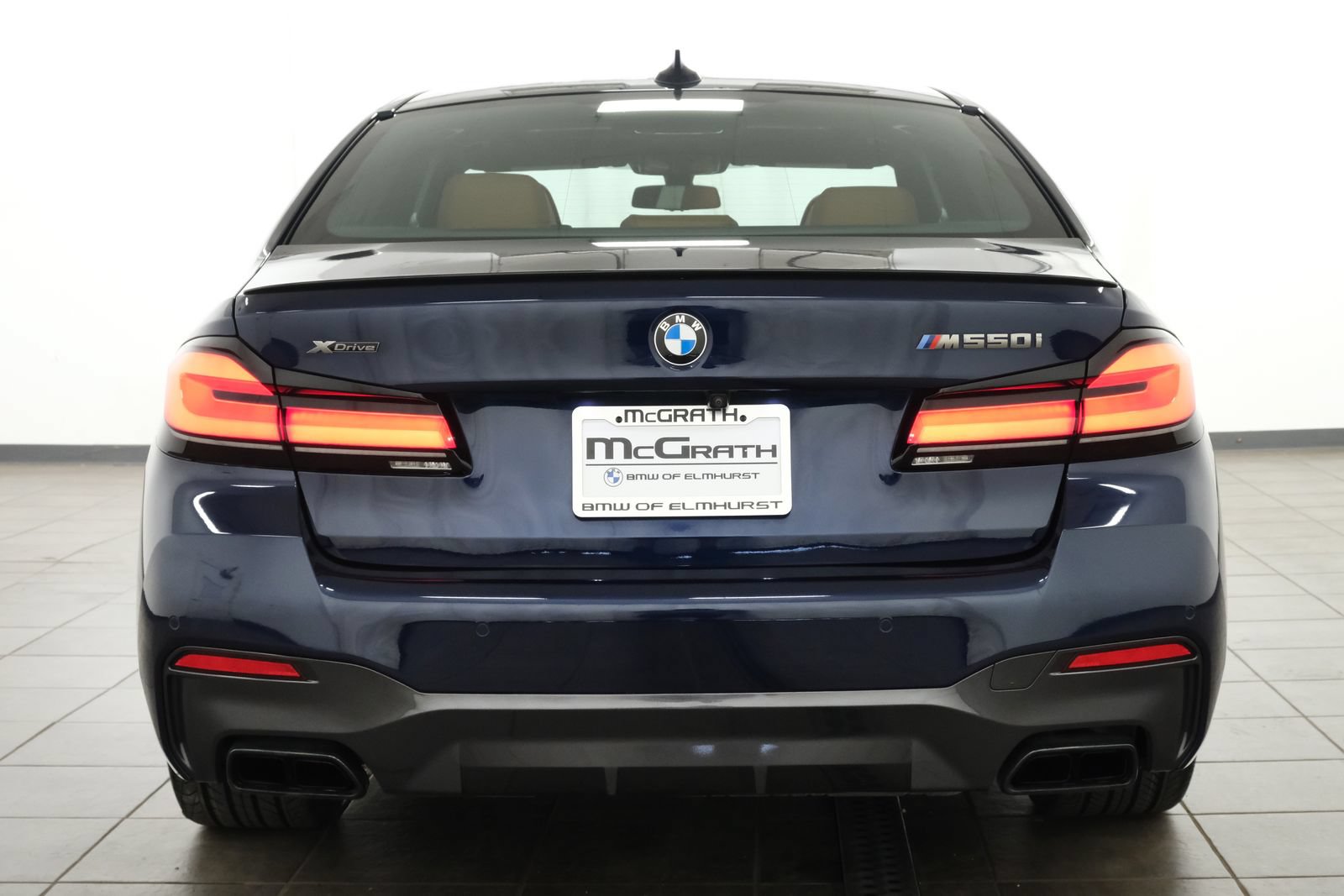 Used 2023 BMW M550i xDrive w/ Executive Package AWD/4WD image 4