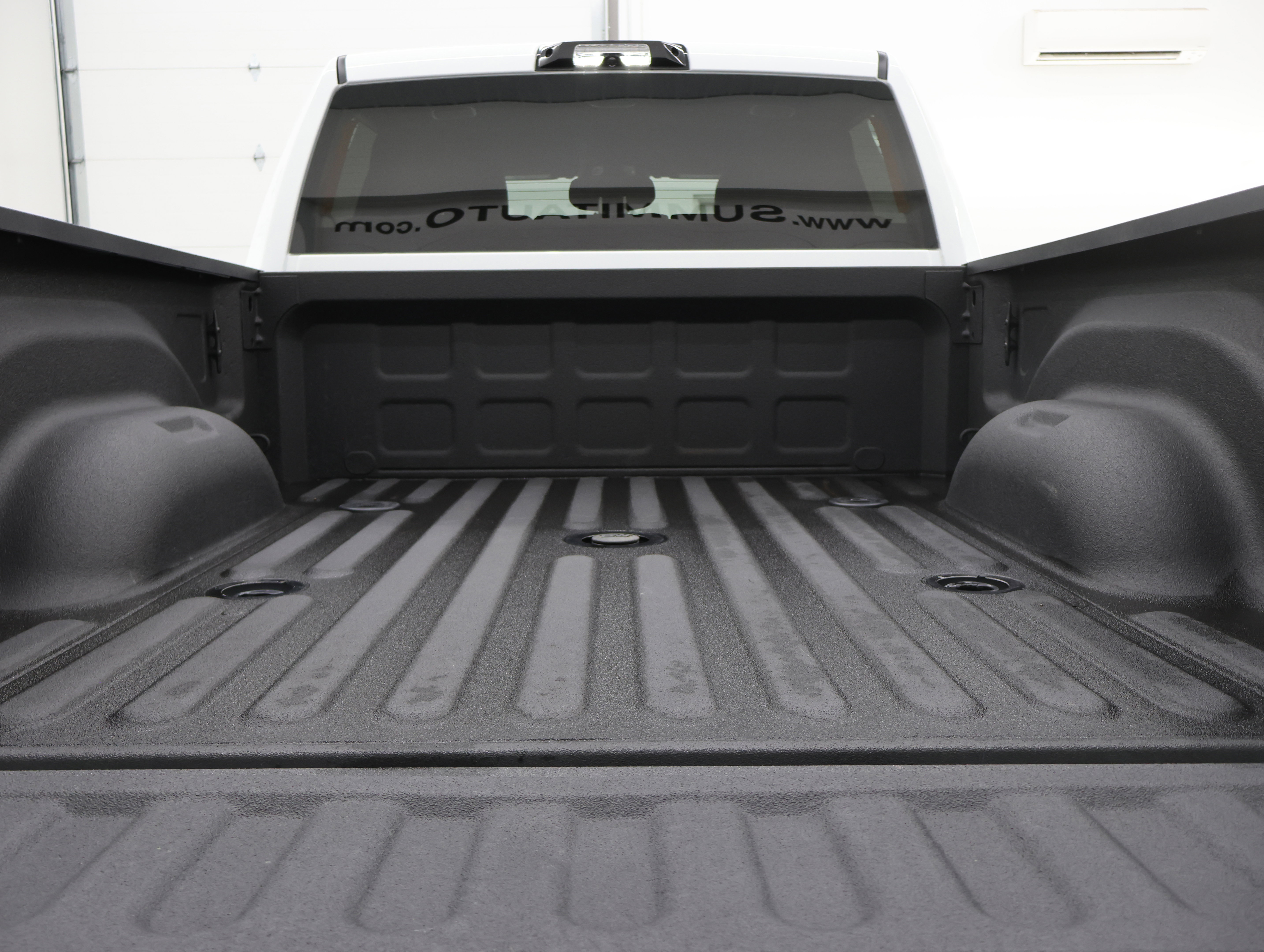 Used 2024 RAM 2500 Big Horn w/ Sport Appearance Package image 28