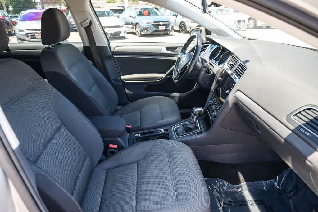 Used 2019 Volkswagen e-Golf SE FWD image 15