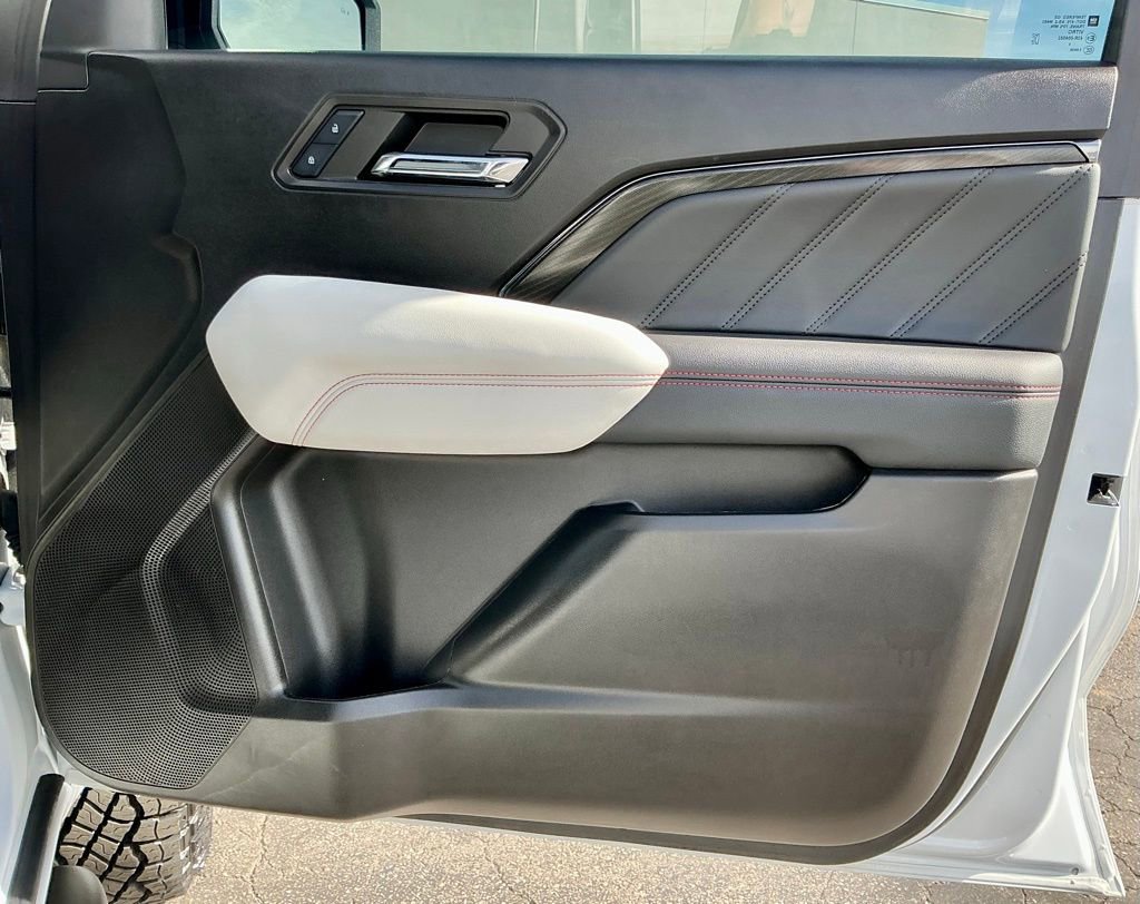 Used 2024 GMC Canyon AT4X image 23