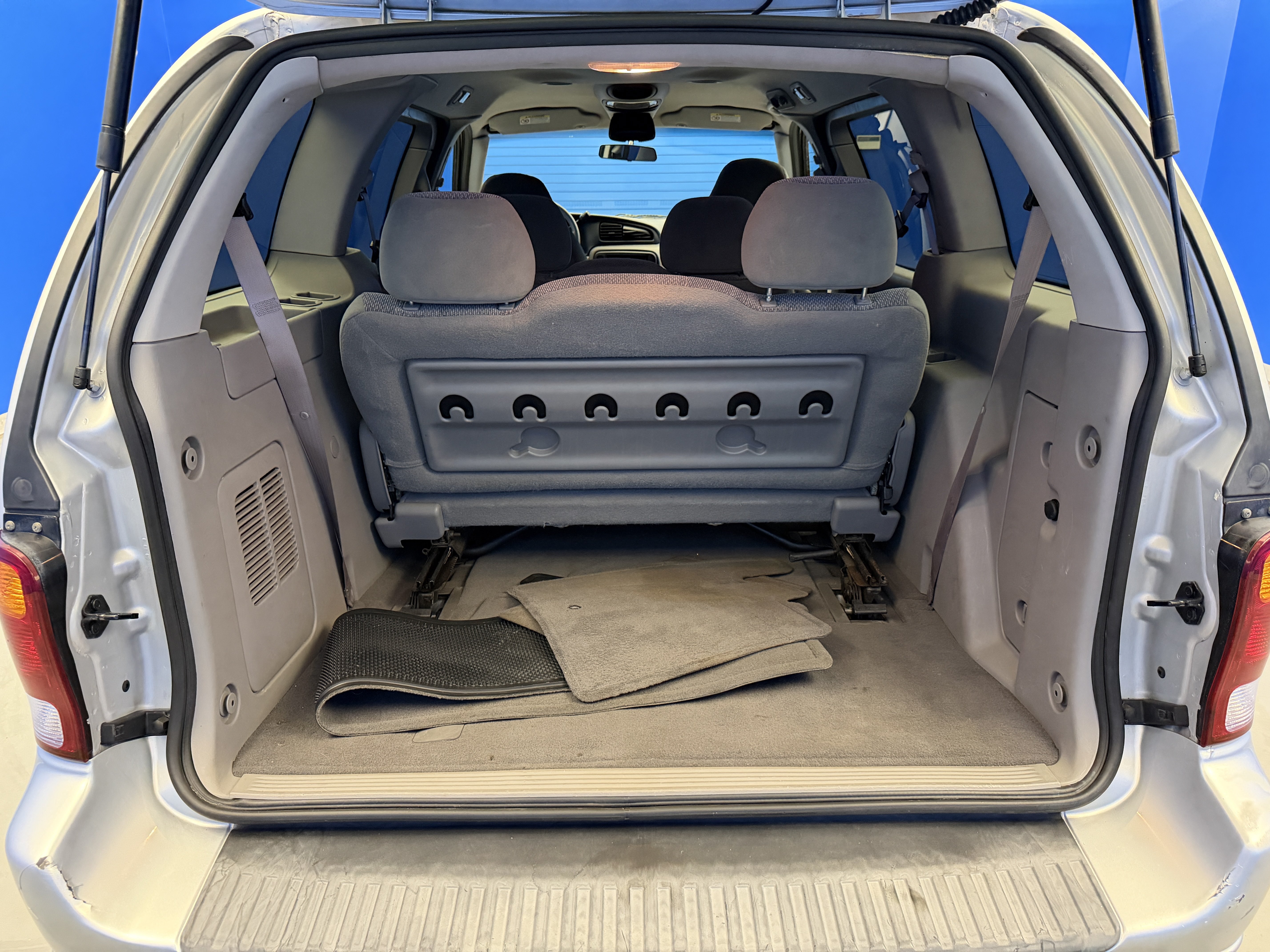 Used 2003 Ford Windstar LX FWD image 23