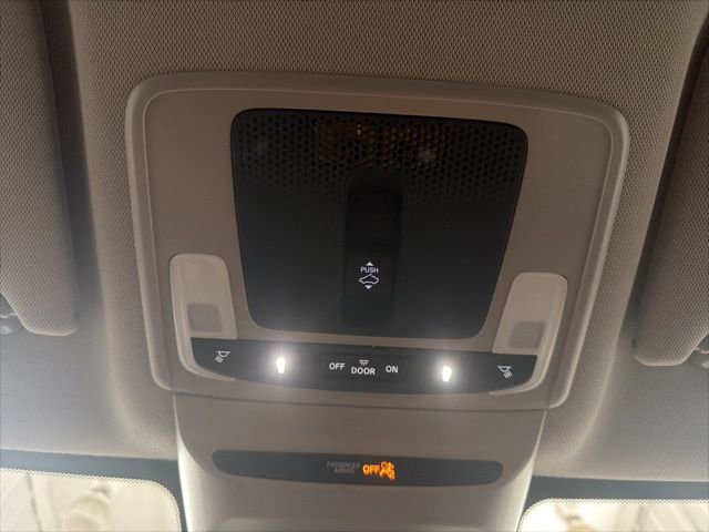 Used 2025 Honda HR-V EX-L image 33