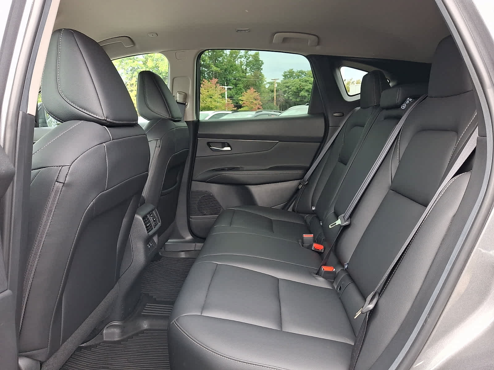Used 2025 Nissan Murano SV AWD/4WD image 11