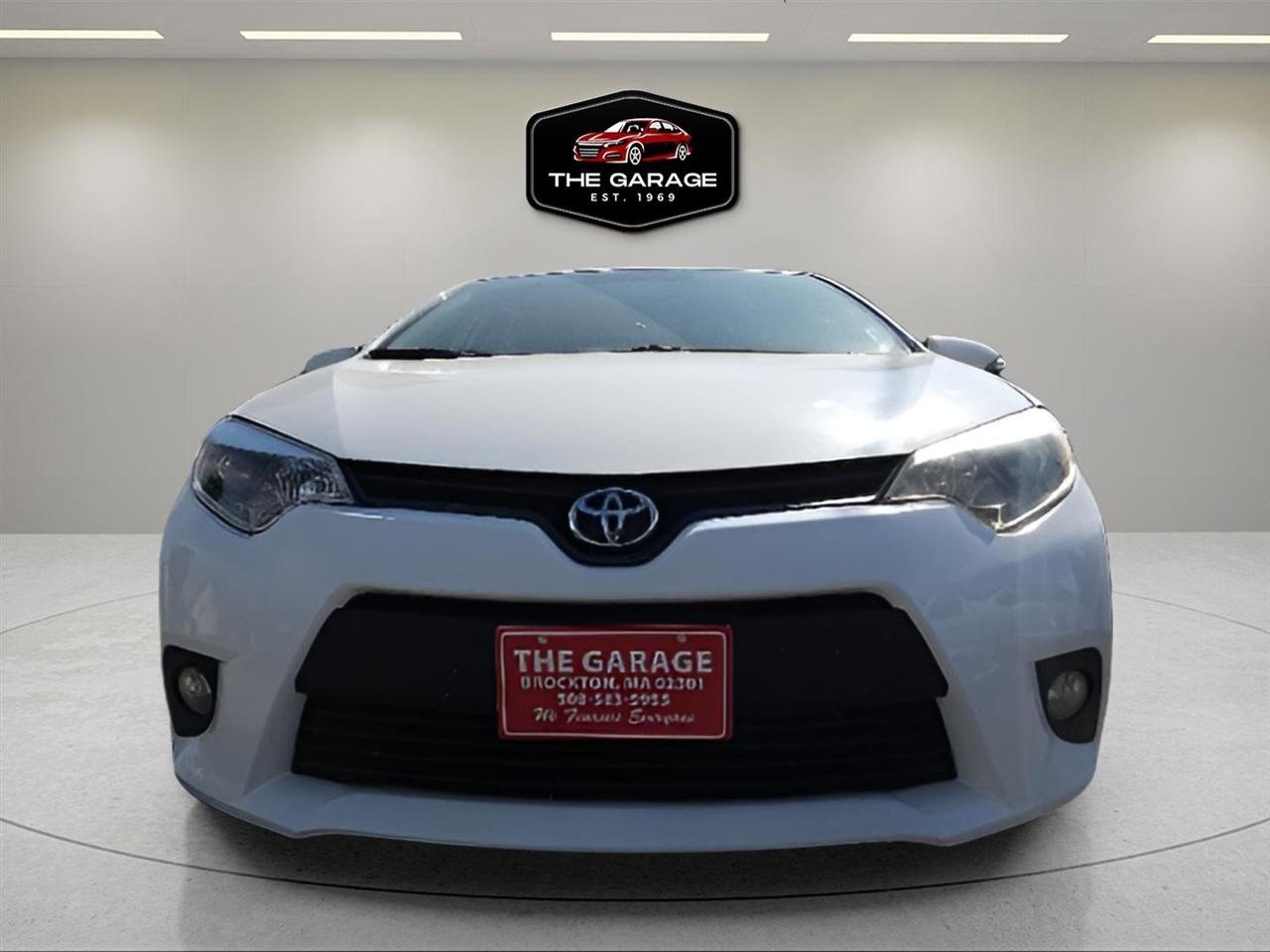 Used 2015 Toyota Corolla S FWD image 2