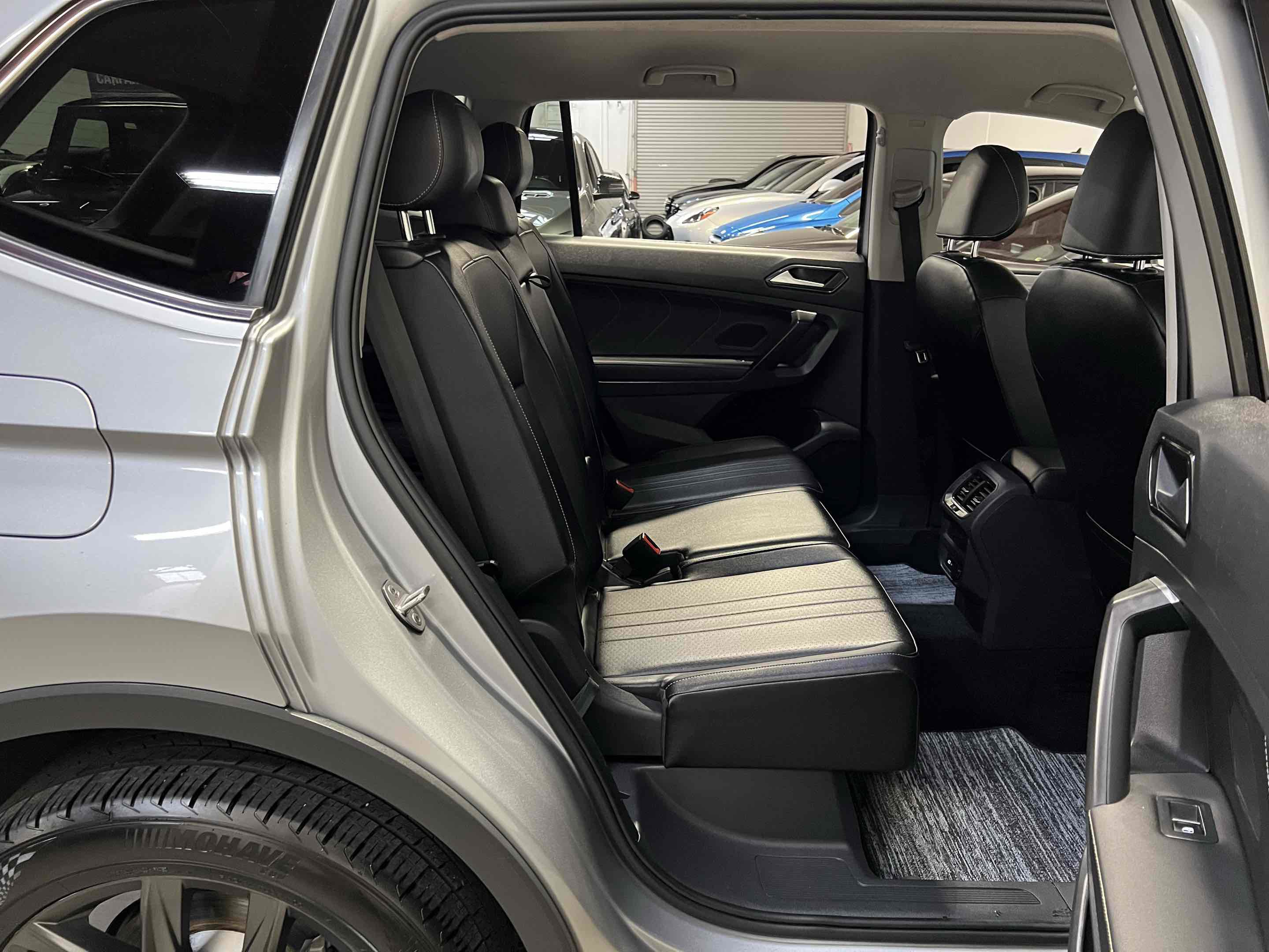 Used 2022 Volkswagen Tiguan SE image 48