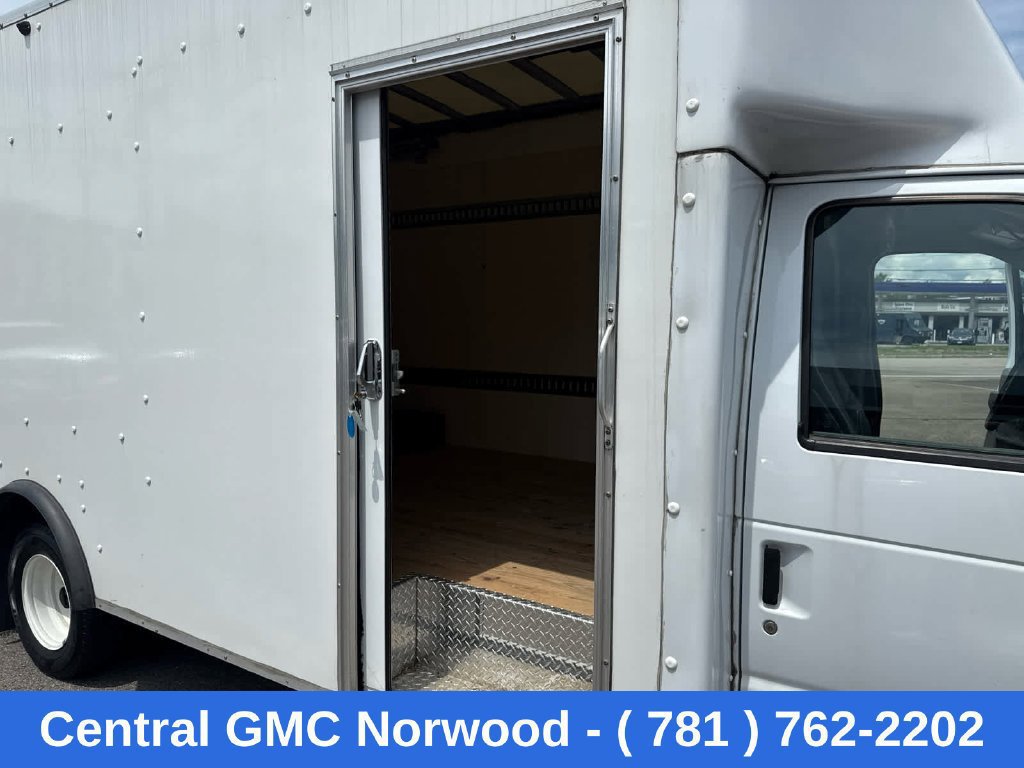 Used 2024 Ford E-350 and Econoline 350 Super Duty w/ Power Windows & Locks Group RWD image 12