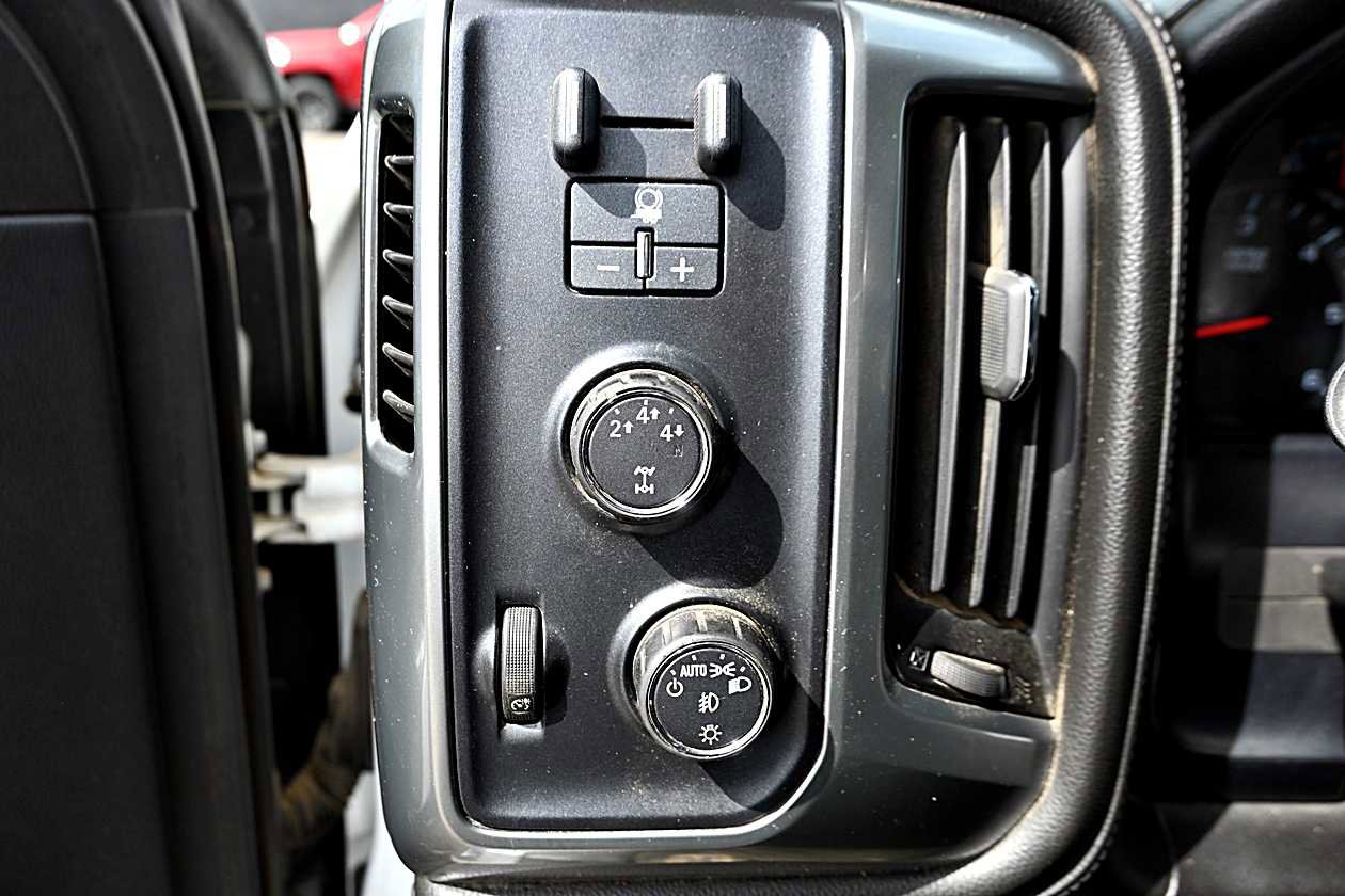 Used 2015 Chevrolet Silverado 3500 LTZ image 19
