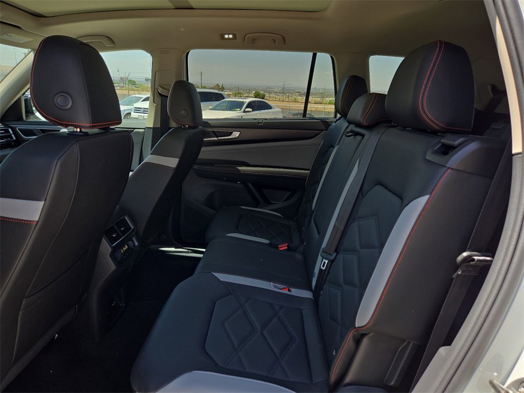 New 2025 Volkswagen Atlas Peak Edition SE image 15