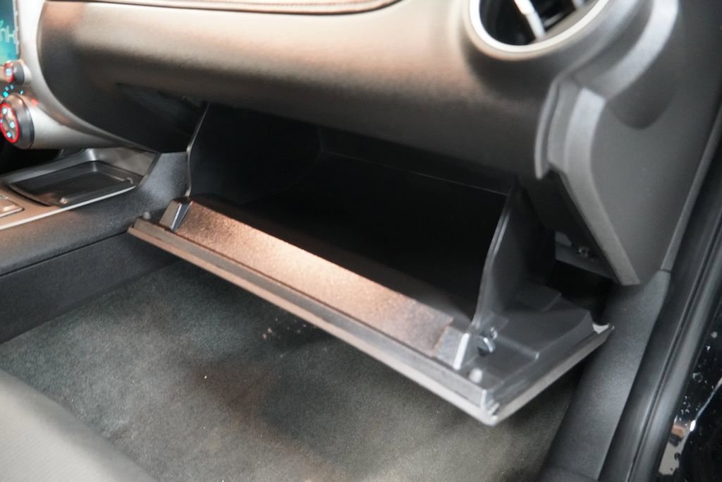 Used 2015 Chevrolet Camaro LT RWD image 21