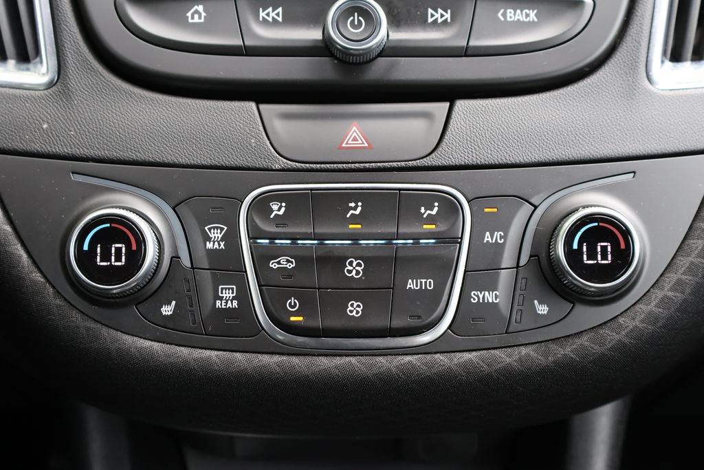 Used 2019 Chevrolet Malibu LT w/ Driver Confidence Package II FWD image 19