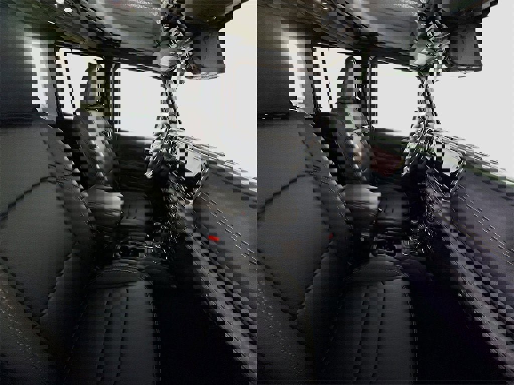 Used 2025 Jeep Wrangler Sahara w/ Safety Group image 19