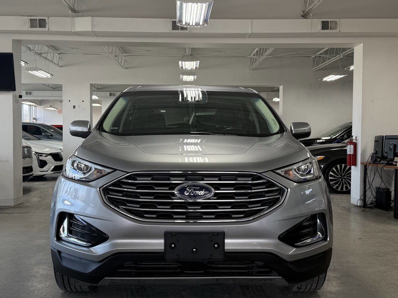 Used 2022 Ford Edge SEL image 2