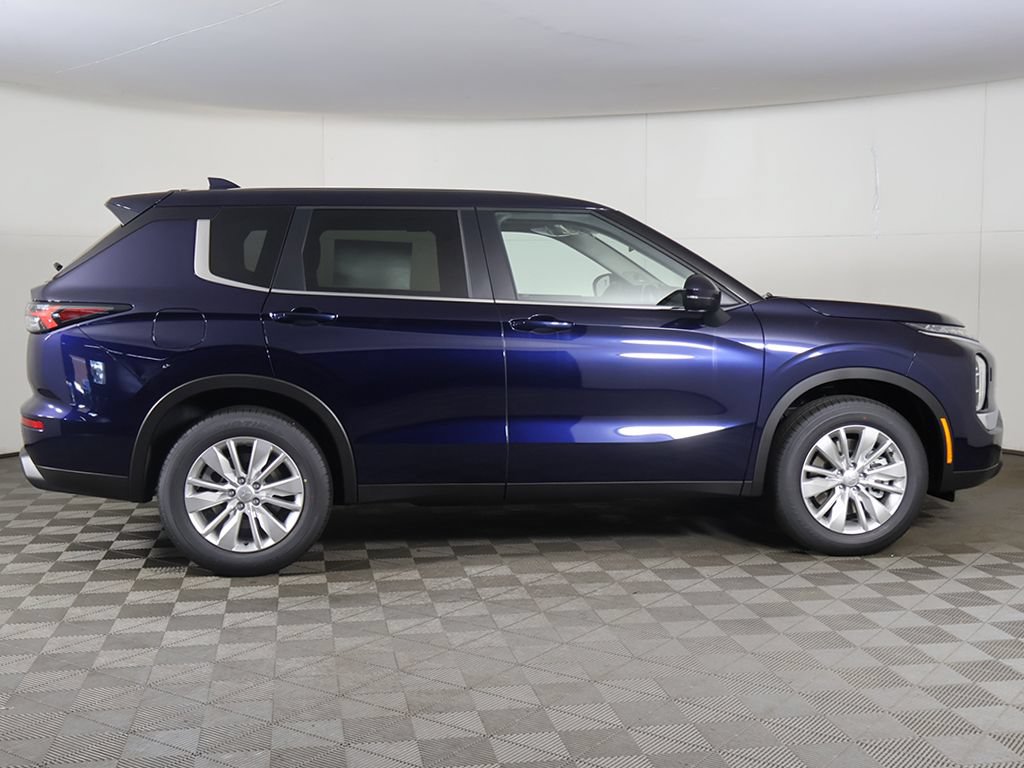 New 2026 Mitsubishi Outlander ES AWD/4WD image 18