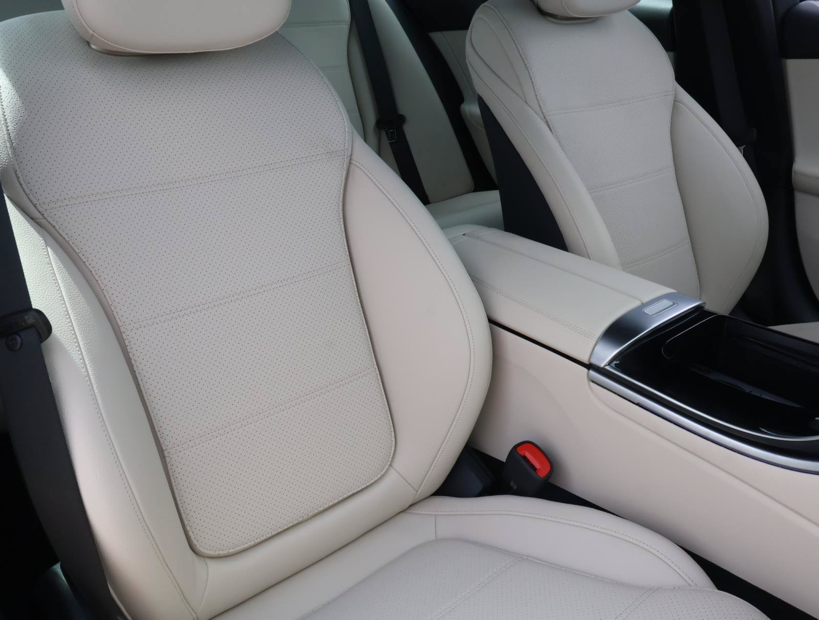 Used 2026 Mercedes-Benz C 300 Sedan image 16