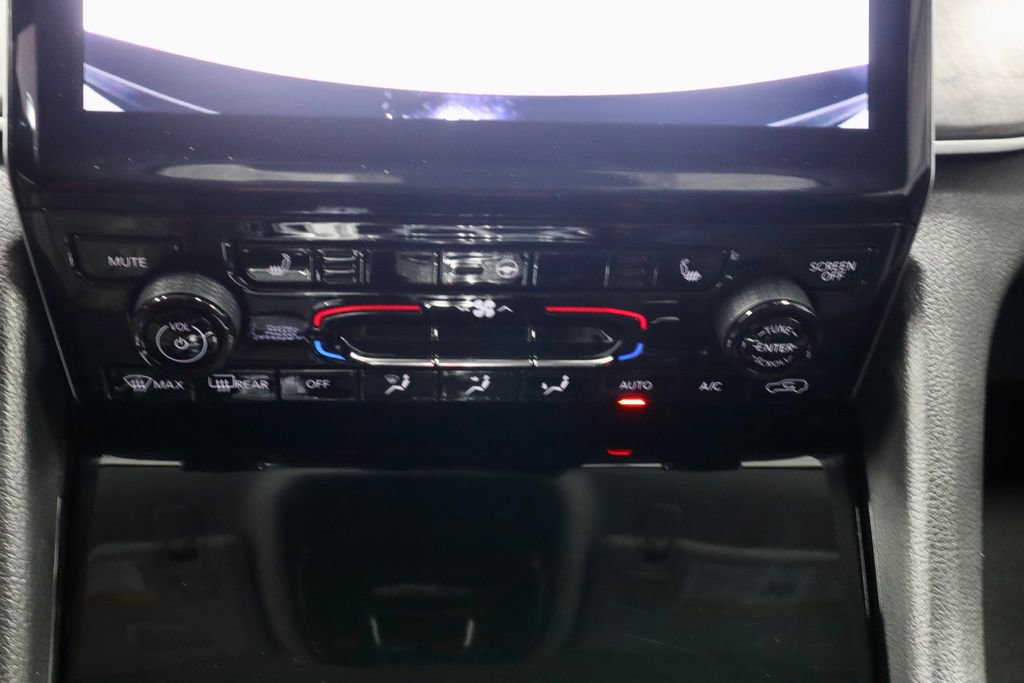 Used 2023 Jeep Grand Cherokee Limited image 31