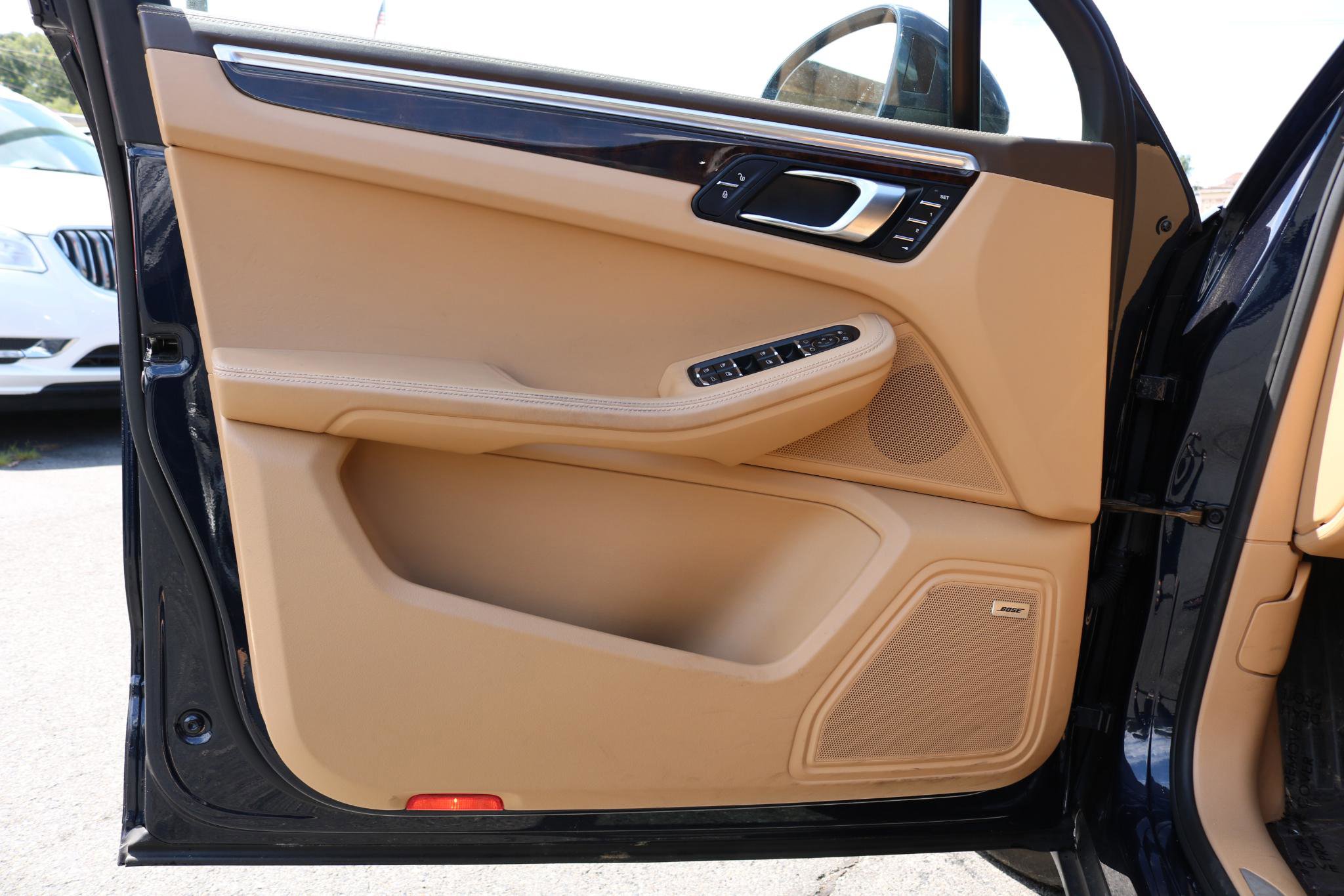 Used 2017 Porsche Macan S image 14