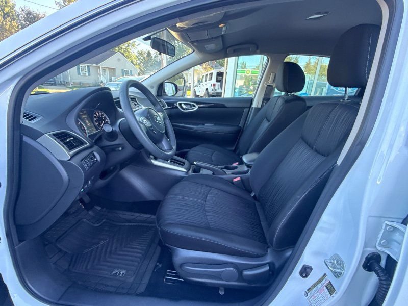 Used 2017 Nissan Sentra SV FWD image 11