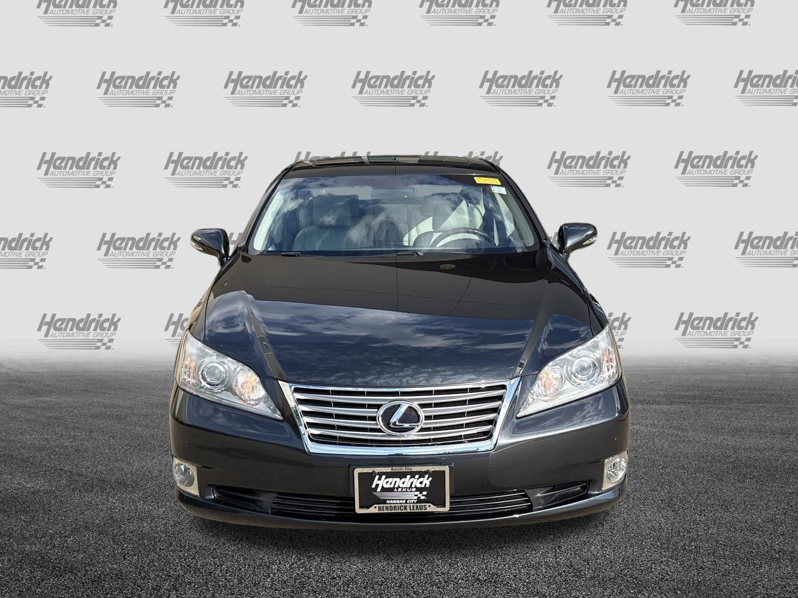 Used 2011 Lexus ES 350 w/ Preferred Accessory Package FWD image 3