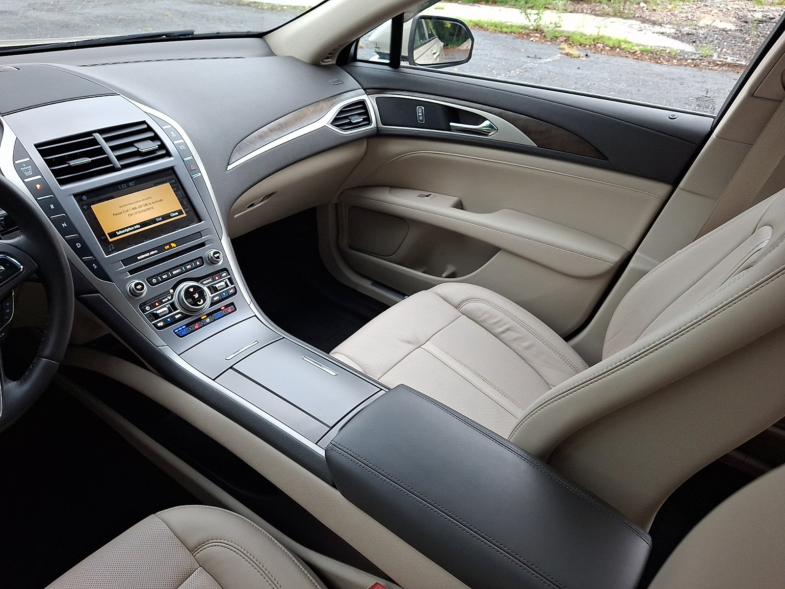 Used 2017 Lincoln MKZ Reserve w/ Climate Package AWD/4WD image 16