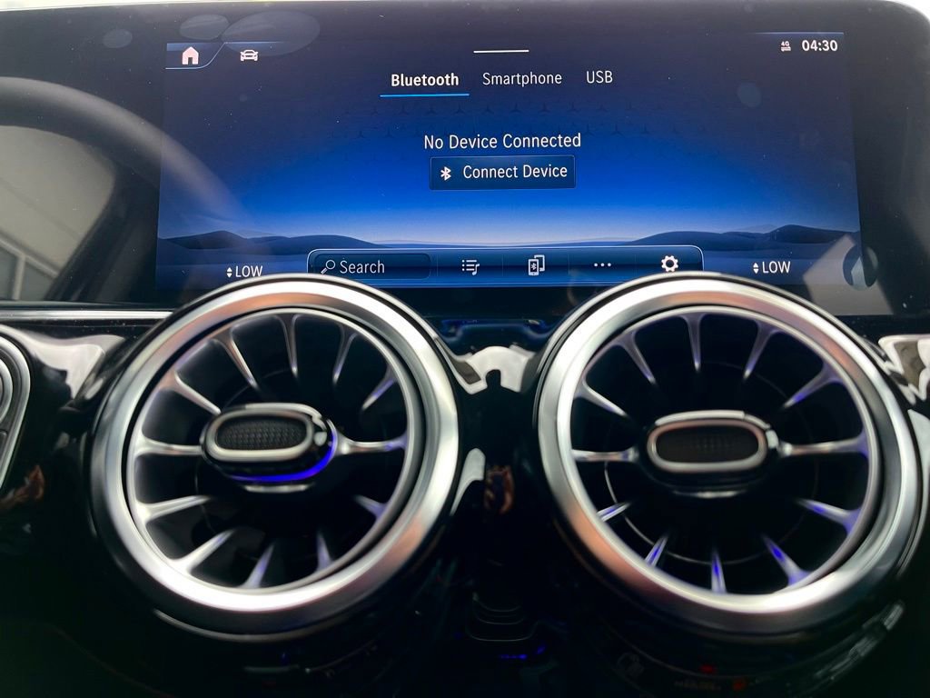 Used 2025 Mercedes-Benz GLA 250 4MATIC image 31