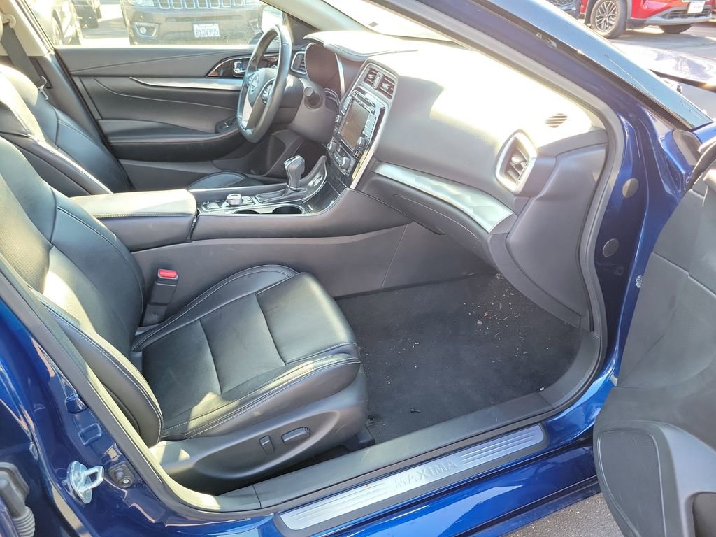 Used 2023 Nissan Maxima SV w/ Floor Mat Group FWD image 16