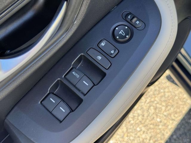Certified 2025 Honda HR-V LX image 15
