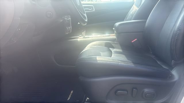 Used 2019 Nissan Pathfinder Platinum FWD image 13