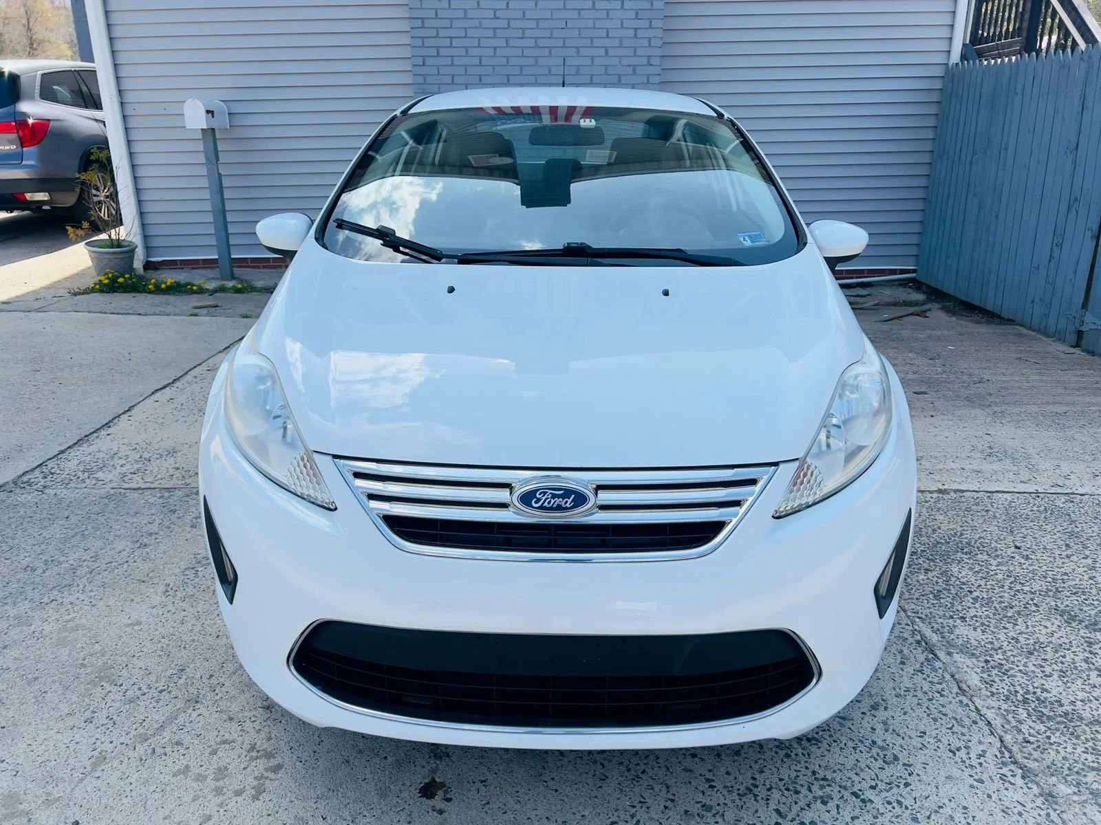 Used 2011 Ford Fiesta SE w/ 202A Rapid Spec Order Code image 2