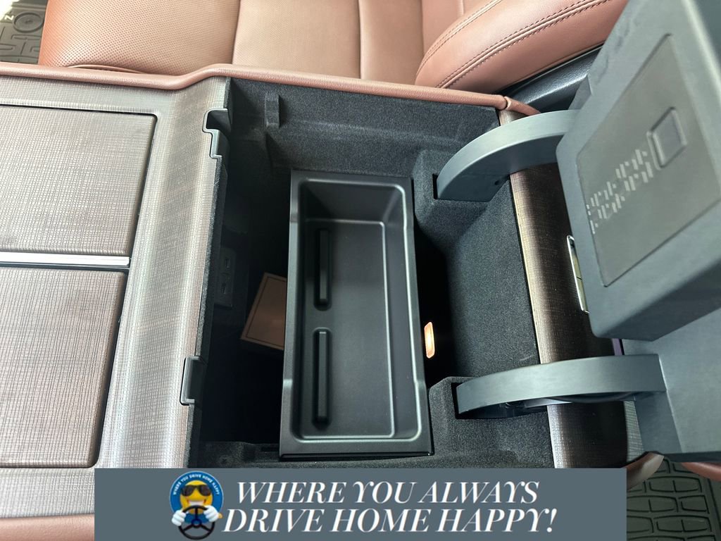 New 2025 Lincoln Navigator Reserve image 16