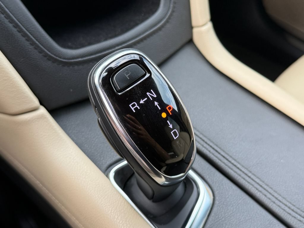 Used 2017 Cadillac XT5 Luxury w/ Driver Awareness Package FWD image 32