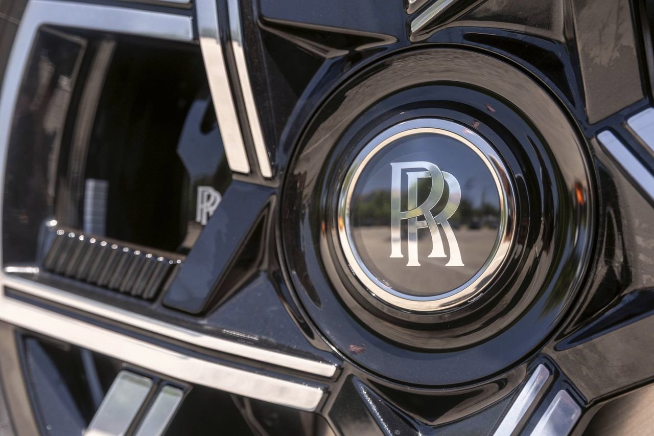 New 2026 Rolls-Royce Cullinan Black Badge image 4