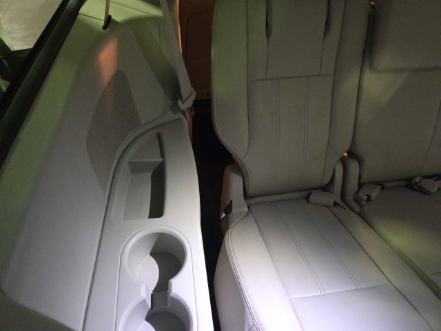 Used 2015 Chrysler Town & Country Touring image 22