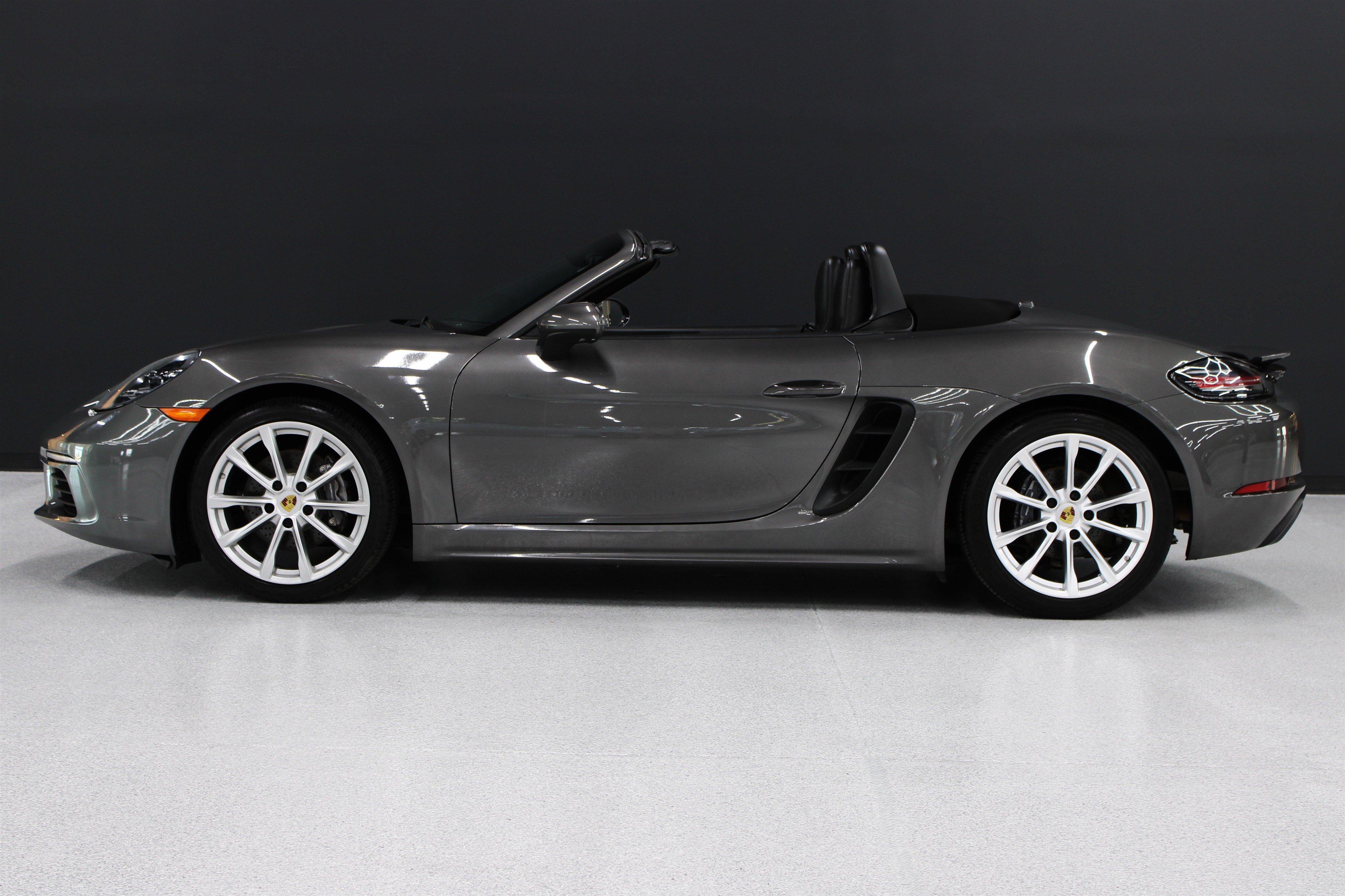 Used 2021 Porsche 718 Boxster w/ Premium Package RWD image 34