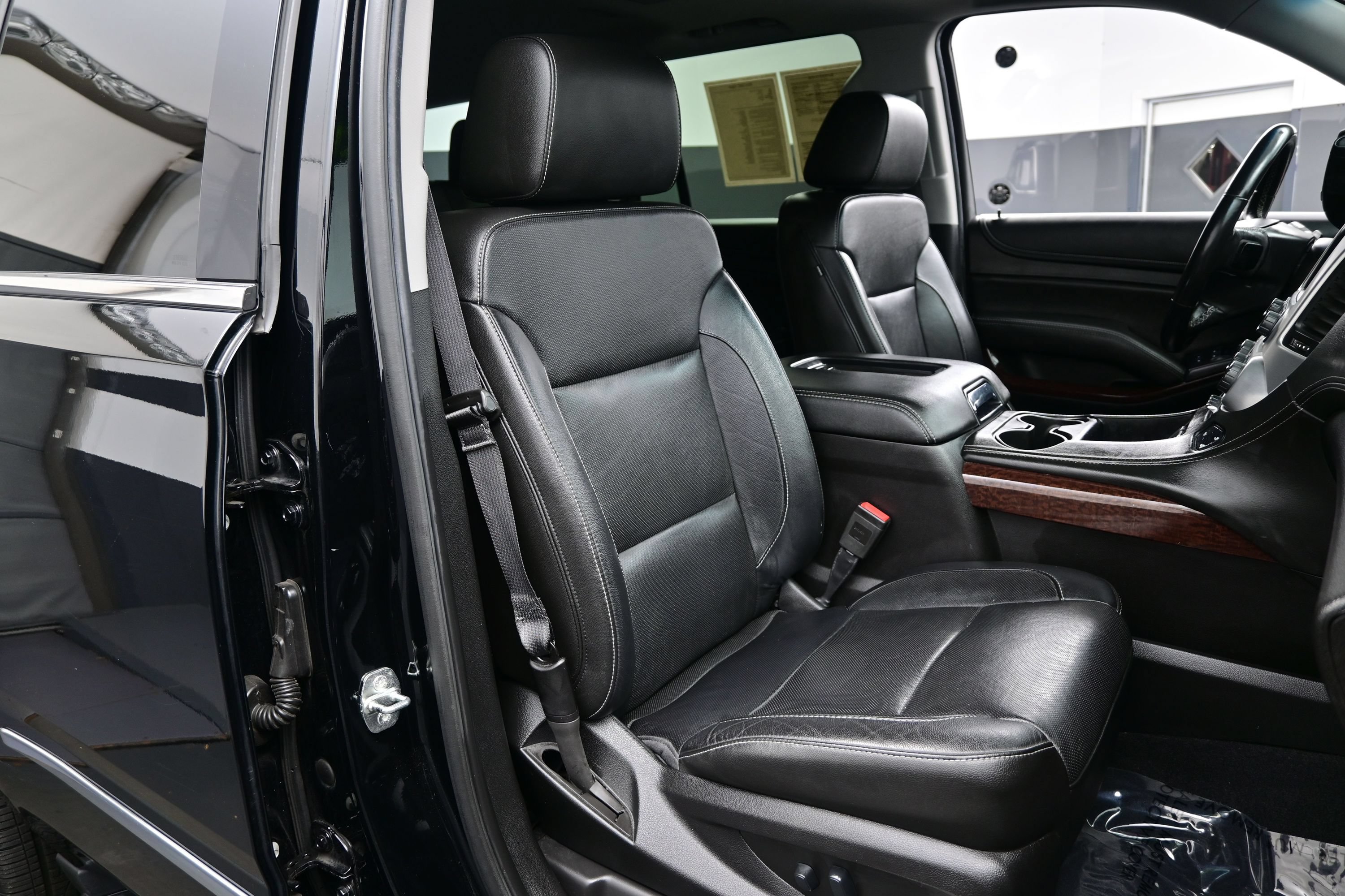 Used 2019 GMC Yukon SLT w/ Premium Edition AWD/4WD image 14