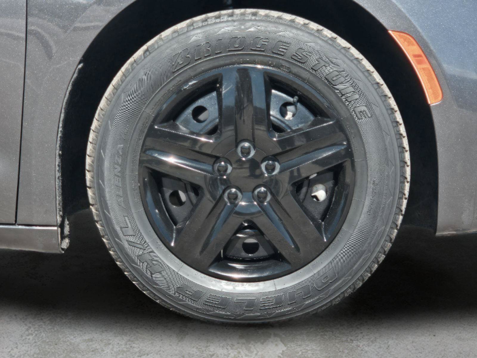 Used 2019 Chrysler Pacifica L FWD image 7
