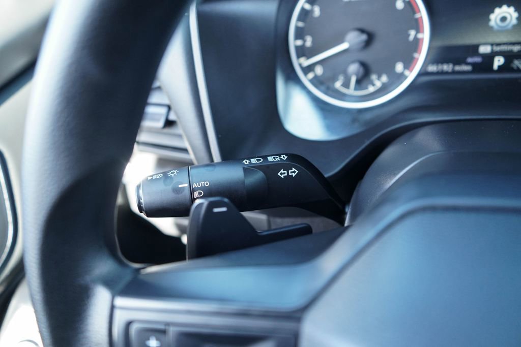 Used 2025 Nissan Rogue S image 28