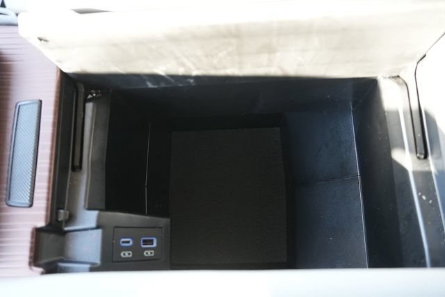 Used 2023 Toyota Sienna XLE FWD image 41