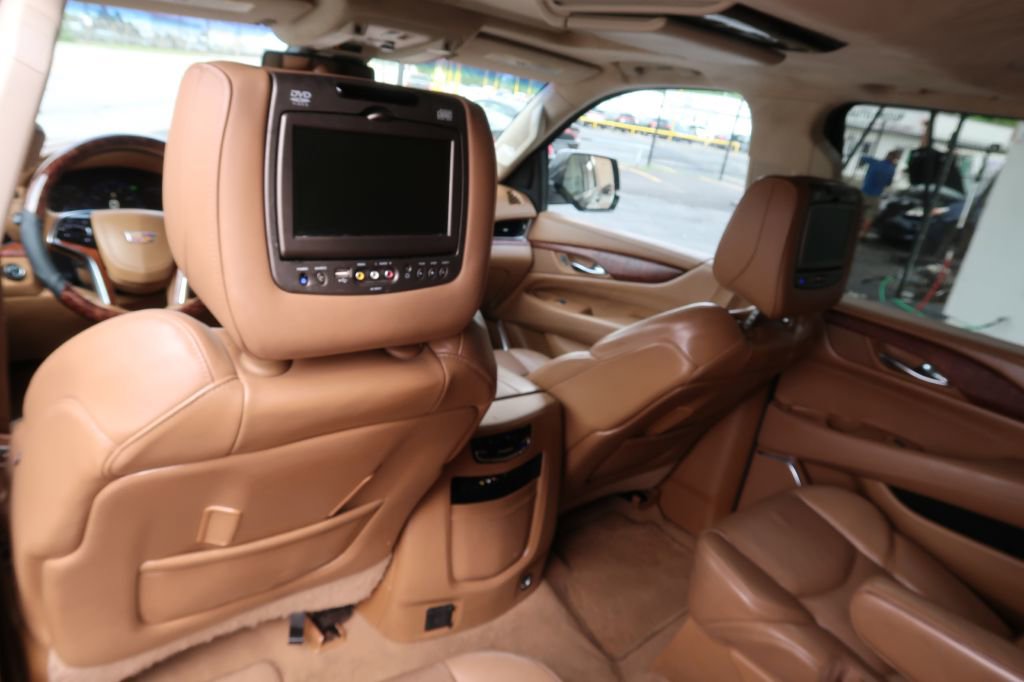 Used 2015 Cadillac Escalade ESV Platinum AWD/4WD image 9