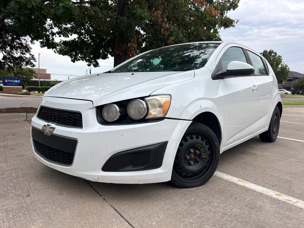 Used 2014 Chevrolet Sonic LS FWD image 2