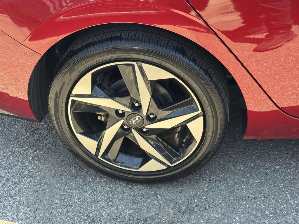 Certified 2023 Hyundai Elantra Limited FWD image 9