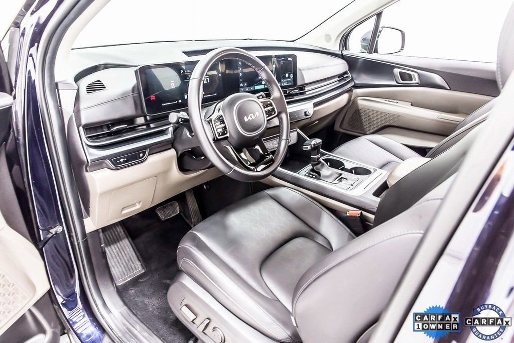 Used 2025 Kia Carnival image 25