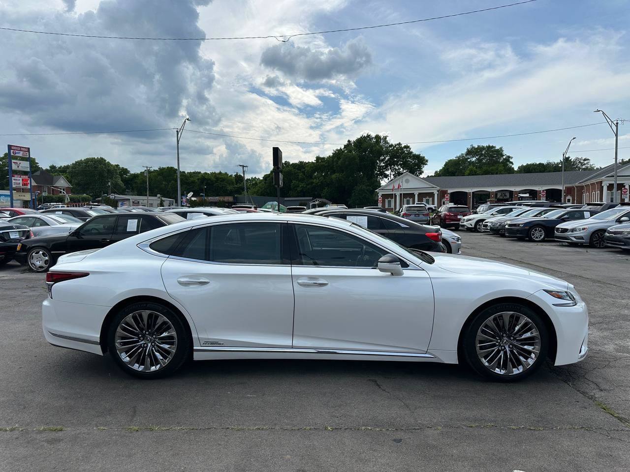 Used 2018 Lexus LS 500h AWD w/ Luxury Package image 11