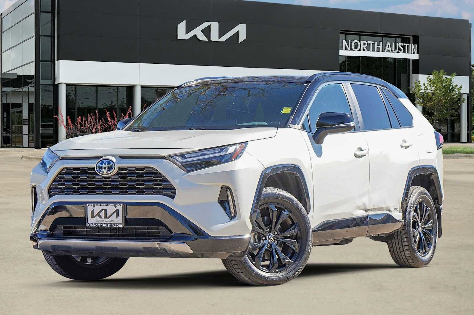 Used 2022 Toyota RAV4 XSE image 1