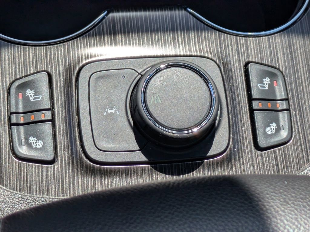 Used 2023 GMC Acadia SLT FWD image 27