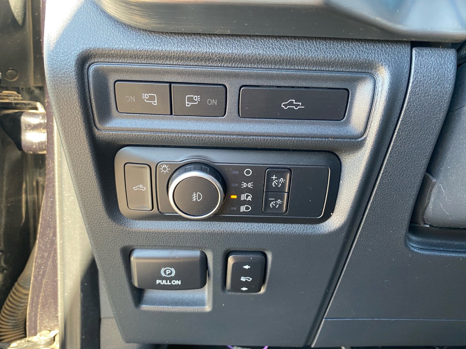 Used 2022 Ford F150 Lariat w/ Equipment Group 502A High image 14