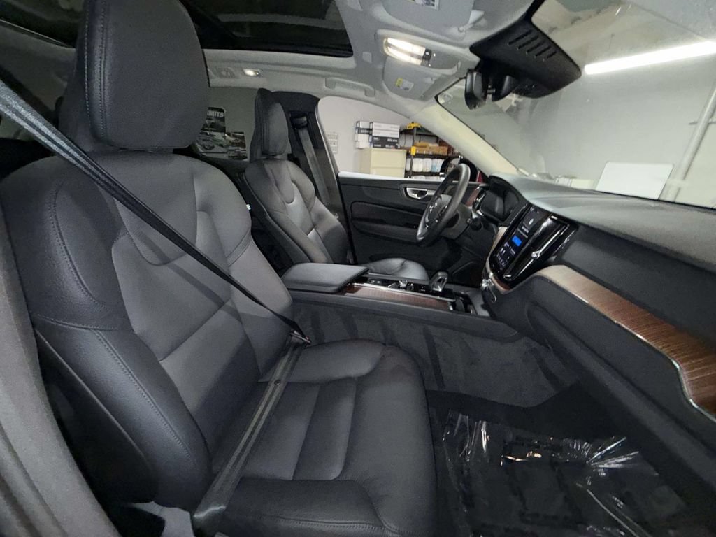 Used 2024 Volvo XC60 B5 Plus w/ Protection Package Premier AWD/4WD image 14