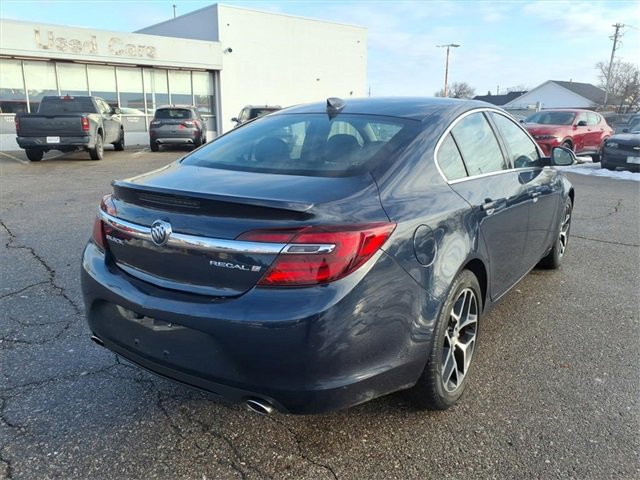 Used 2017 Buick Regal Sport Touring image 5