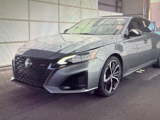 Certified 2024 Nissan Altima 2.5 SR FWD image 3