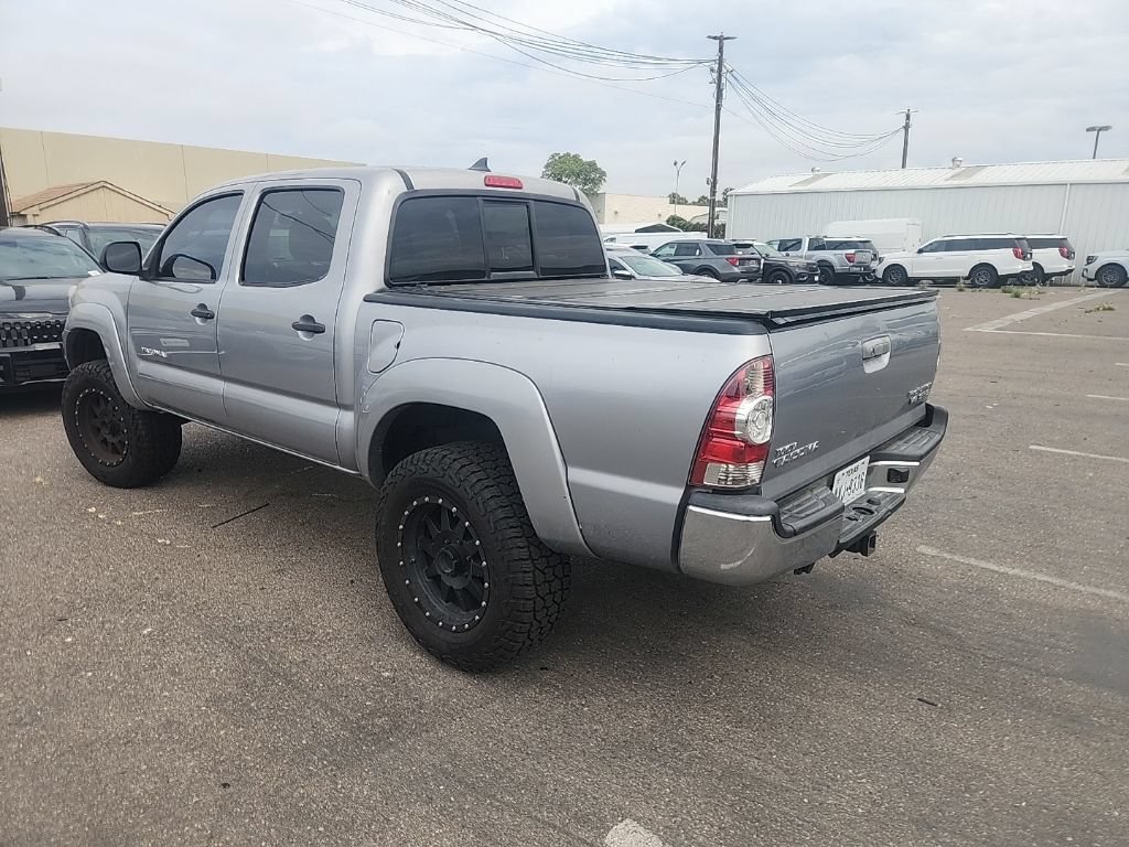 Used 2015 Toyota Tacoma PreRunner w/ SR5 Package RWD image 11