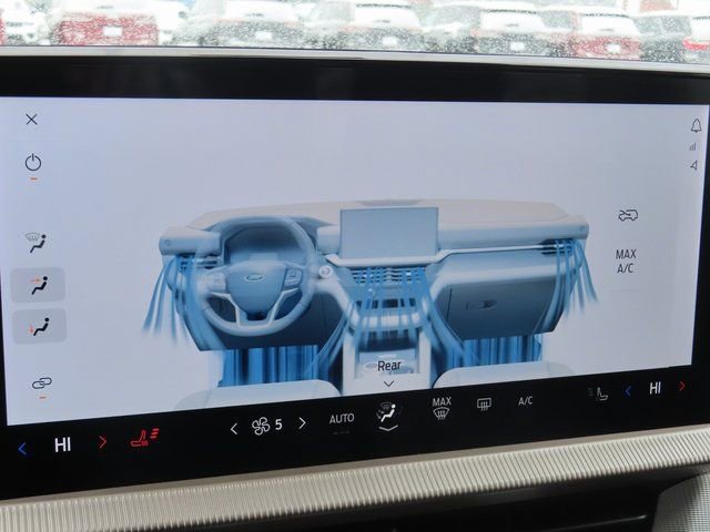 Used 2025 Ford Explorer Active image 38